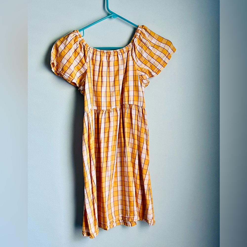 Girls size 10 gold/yellow/white super soft dress.